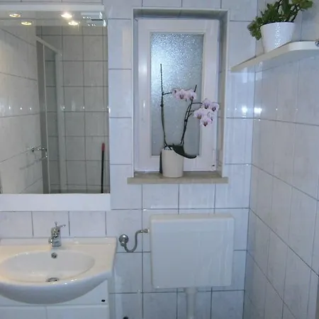 Grbin (adults Only) * Lumbarda