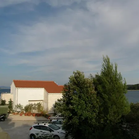 Grbin Apartman Lumbarda
